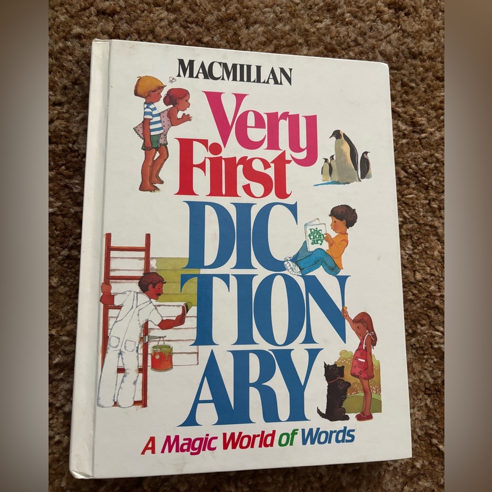 Macmillan Very First Dictionary